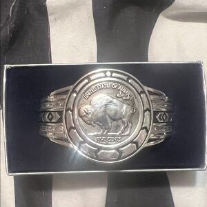 Montana Silversmiths Buffalo Plains Cuff Bracelet